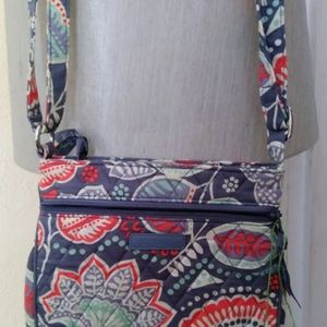 VERA BRADLEY CROSSBODY BAG